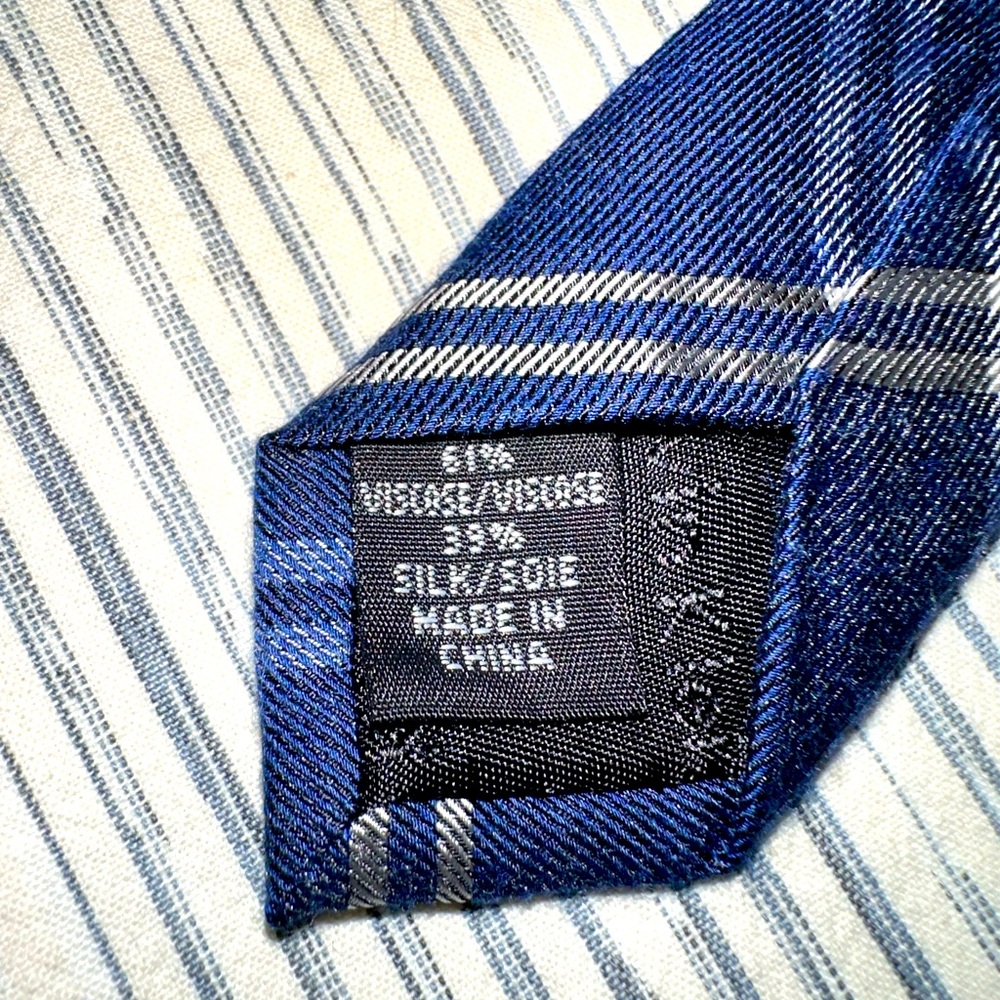 CALVIN KLEIN Men’s Silk Blend Neck Tie - Picture 3 of 3